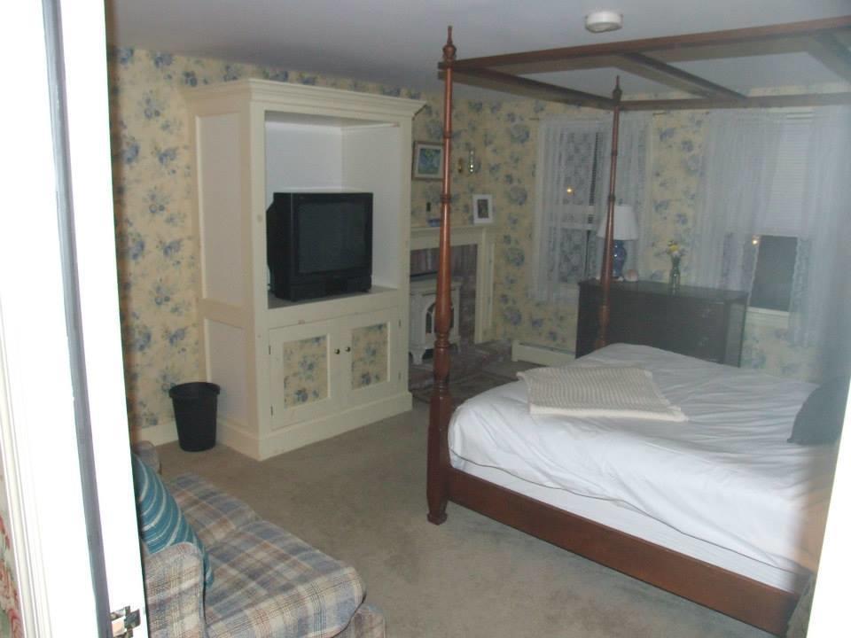 Layla'S Riverside Lodge West Dover Room photo